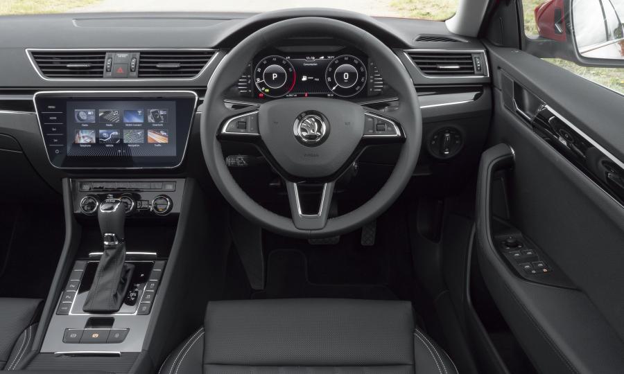 Торпедо Skoda Superb Laurin & Klement 2019 года  (UK) (фото 23 из 30)